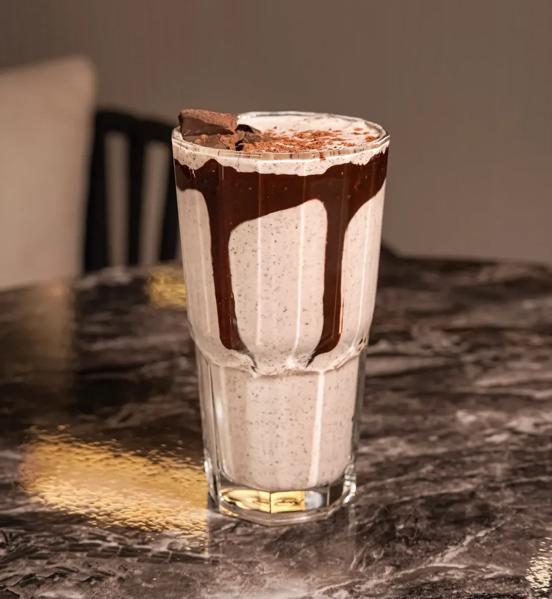 تصویر شیک موز شکلات از بخش شیک و اسموتی منوی ماتوس