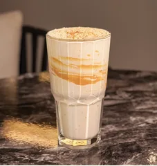 تصویر شیک بادوم زمینی از بخش شیک و اسموتی منوی ماتوس
